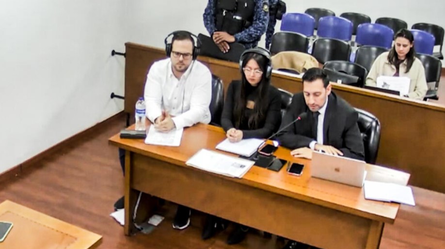 La brutal golpiza que habría recibido John Poulos en La Picota 1 La brutal golpiza que habría recibido John Poulos en La Picota En redes anda circulando una foto en la cual aparece John Poulos con varias heridas y golpes en su rostro, producto de una golpiza que habría recibido al interior de La Picota.