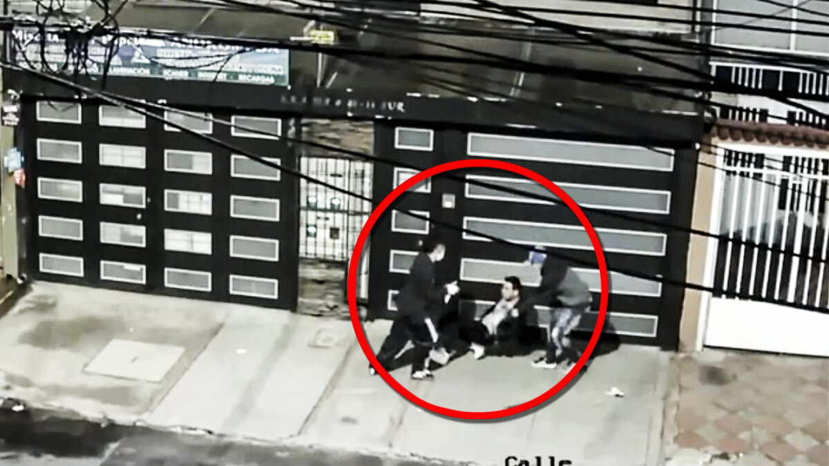 Inseguridad disparada Bogotá: joven fue apuñalado por ladrones en Puente Aranda 2 Inseguridad disparada Bogotá: joven fue apuñalado por ladrones en Puente Aranda Por robarle sus pertenencias, un joven resultó herido tras ser apuñalado cuando se dirigía para su casa en el barrio Autopista Sur, después de cumplir su jornada de trabajo, cuando fue abordado por hombres que se dirigían en un taxi.