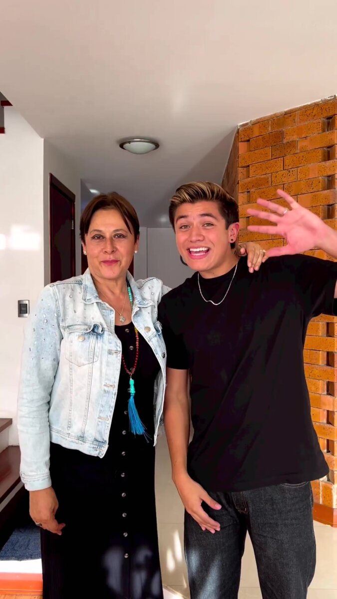 "Me dolió, pero la vida sigue": así reaccionó la ex de Jim Velásquez por matrimonio con Alina 1 "Me dolió, pero la vida sigue": así reaccionó la ex de Jim Velásquez por matrimonio con Alina Esta fue la reacción de la exnovia de Jim Velásquez por su matrimonio con Alina Lozano. Vea lo que dijo.