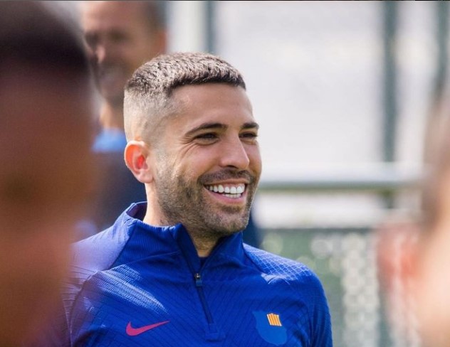 Messi tendrá a otro viejo conocido en el Inter Miami tras confirmarse la llegada de Jordi Alba En días pasados se oficializó la llegada de Sergio Busquets, quien junto a Jordi Alba ganó todo junto a Lionel Messi durante su paso por el Barcelona.