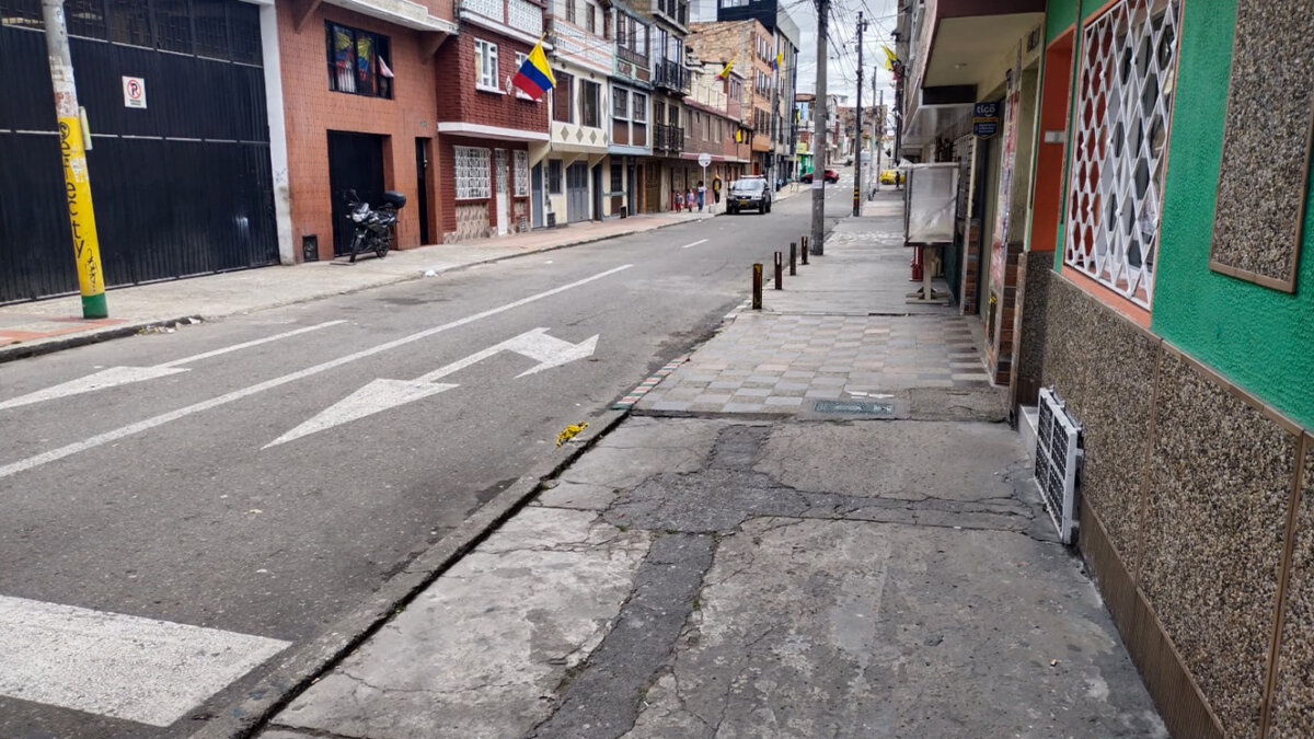 Mujer fue baleada en una tienda de Tunjuelito 1 Mujer fue baleada en una tienda de Tunjuelito El crimen de la mujer ocurrió en el barrio Fátima, de Tunjuelito, cuando iba rumbo a una tienda en compañía de otra dama.