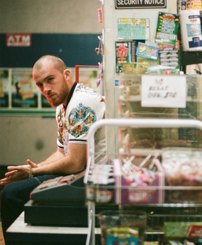 Angus Cloud, actor de "Euphoria", muere a los 25 años 1 Angus Cloud, actor de "Euphoria", muere a los 25 años La familia del actor Angus Cloud, famoso por su personaje de 'Fez' en la serie Euphoria, confirmó la noticia en la tarde de este lunes.