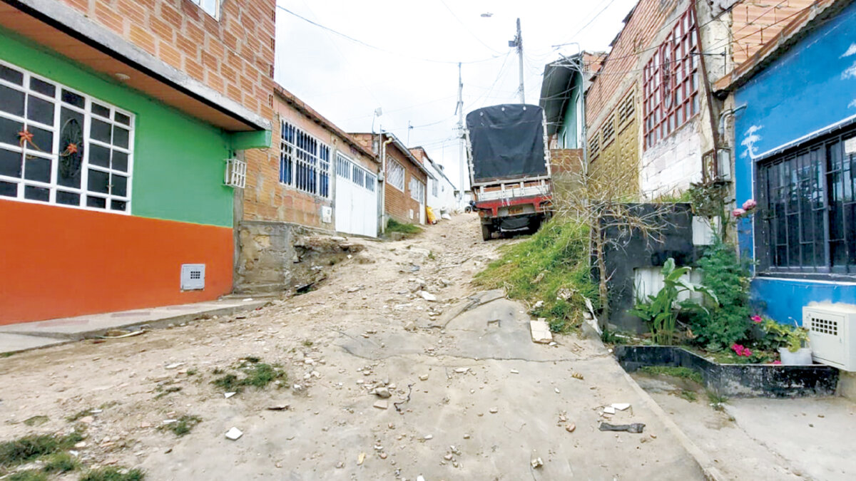 Un niño de 11 años resultó baleado en medio de un procedimiento policial en Soacha Un niño de 11 años resultó gravemente herido luego de recibir un impacto de bala, en medio de un procedimiento policial en el sector de Cazuca, en Soacha.