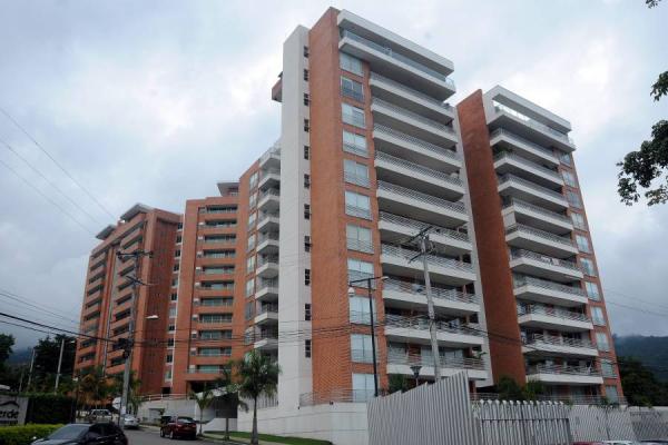 No se enrede al buscar vivienda para arriendo Más de 7 millones de familias en el país viven en arriendo, una medida provisional para quienes no tienen casa propia o debieron trasladarse de urgencia ante un cambio de trabajo o ciudad. Por esta razón, Q’HUBO le puso el ojo a las recomendaciones para encontrar un espacio adecuado para usted y su familia.