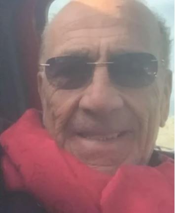 Ocultaron el cadáver de su padre en una cueva para seguir cobrando la pensión Un espeluznante caso de fraude se presentó en la provincia italiana L'Aquila, pues los hijos de Bruno Del Negro, un anciano de 81 años, tomaron la macabra decisión de ocultar el cuerpo de su padre para seguir cobrando el dinero de su pensión.