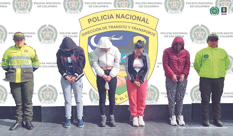 Cayeron 'Las Seductoras': señaladas de robar en vías de Cundinamarca 6 Cayeron 'Las Seductoras': señaladas de robar en vías de Cundinamarca 'Las Seductoras' robaban a conductores en vías de Cundinamarca.