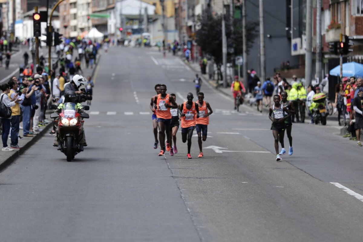 Prográmese para los cierres viales de este domingo por la Media Maratón de Bogotá El próximo domingo 30 de julio se llevará a cabo la Media Maratón de Bogotá, es por eso que, la Secretaría Distrital de Movilidad autorizó los siguientes cierres con el fin de garantizar la seguridad de los usuarios.