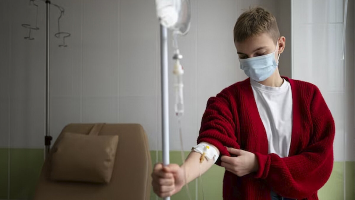 Sarcoma: así se detecta y se trata El sarcoma, un extraño y silencioso tipo de cáncer, ha tenido atención mediática recientemente luego de que Diego Guauque, reconocido periodista de la televisión colombiana, compartiera en redes sociales su lucha contra esta enfermedad.