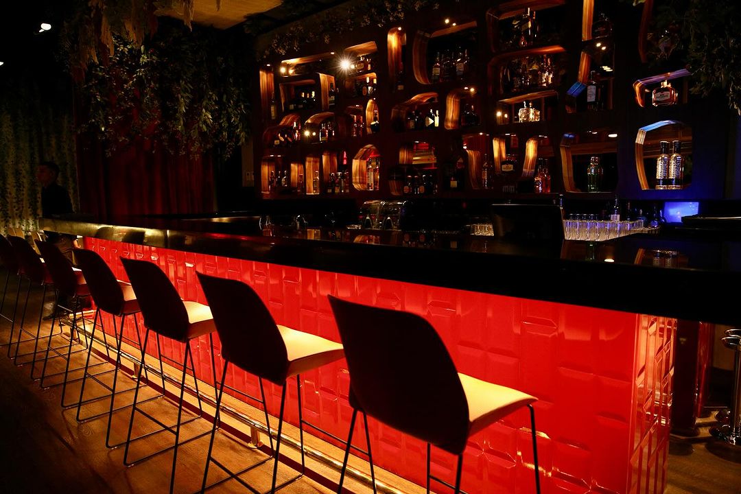 Se abrió ‘El Rubí’, el nuevo restaurante de Silvestre Dangond Tras un tiempo de descanso y a punto de iniciar una nueva gira de conciertos, Silvestre Dangond visitó Valledupar con el propósito de inaugurar su nuevo emprendimiento, el restaurante 'El Rubí'.