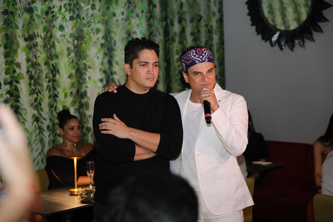 Se abrió ‘El Rubí’, el nuevo restaurante de Silvestre Dangond Tras un tiempo de descanso y a punto de iniciar una nueva gira de conciertos, Silvestre Dangond visitó Valledupar con el propósito de inaugurar su nuevo emprendimiento, el restaurante 'El Rubí'.
