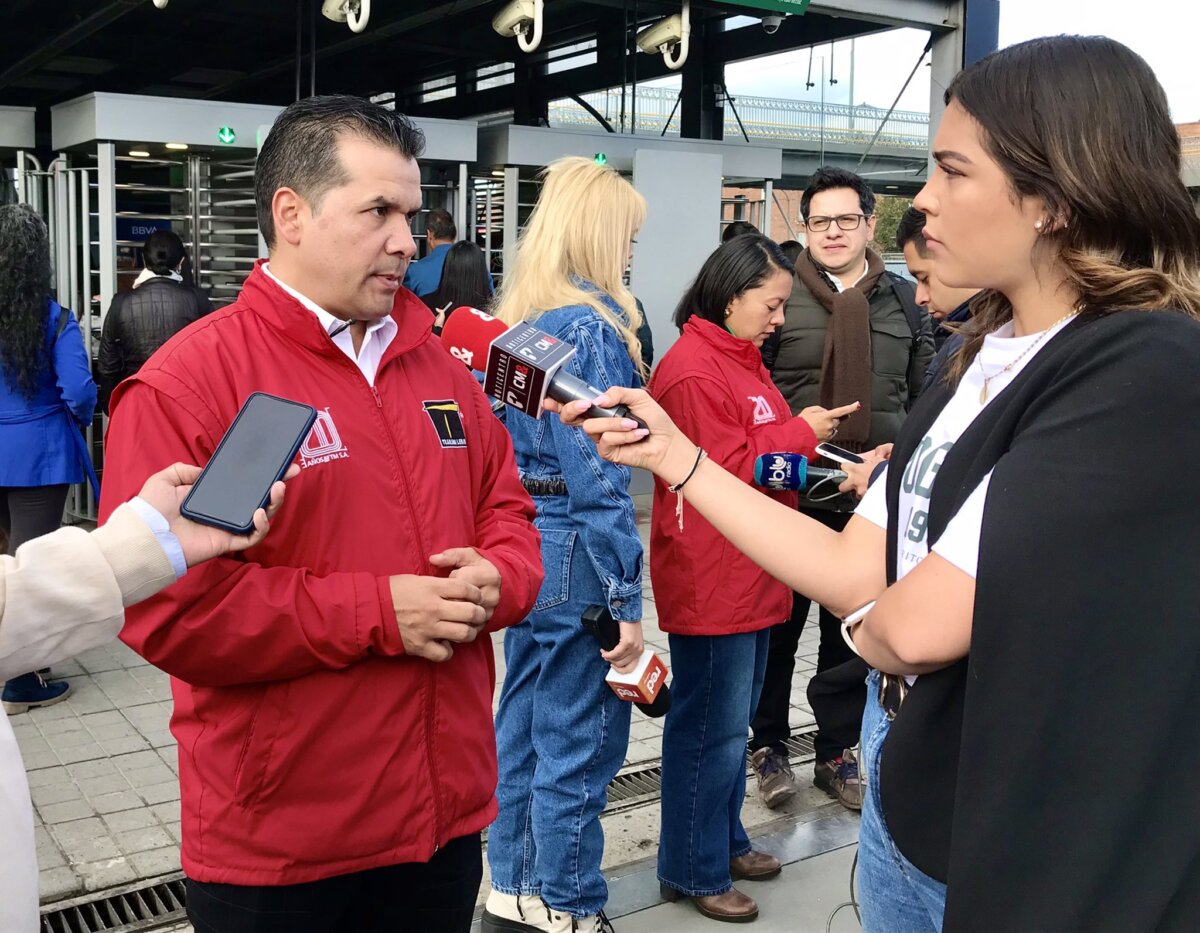 ¡Se les acabó la fiesta a los colados! Instalarán 160 torniquetes en las estaciones de TransMilenio Los colados tienen los días contados para hacerle "conejo" a TransMilenio, pues en vista de que la empresa calcula que este año perderá casi $544.000 millones, empezó a instalar unos torniquetes "anticolados" en las estaciones de todo el sistema de transporte de la capital.