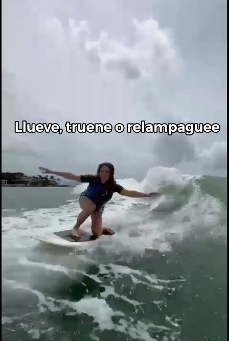 Shakira sufrió caída surfeando en el mar de Costa Rica 1 Shakira sufrió caída surfeando en el mar de Costa Rica Shakira es probablemente la cantante colombiana de la que más se habla por estos días o, más bien, desde hace varios meses, pues desde su ruptura con el exfutbolista Gerard Piqué, la barranquillera no deja de aparecer en las portadas y titulares de todos los medios de comunicación.