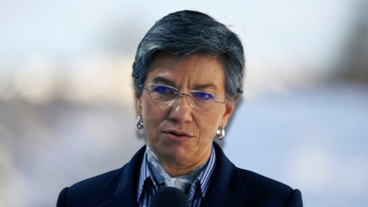 Fiscalía ocupó varios inmuebles donde se vendían celulares robados en la capital 2 Fiscalía ocupó varios inmuebles donde se vendían celulares robados en la capital Los operativos que adelantó la Fiscalía se realizaron en las localidades de San Cristóbal, Engativá y Los Mártires, donde operaban las tiendas que recibían los celulares robados y luego los comercializaban.