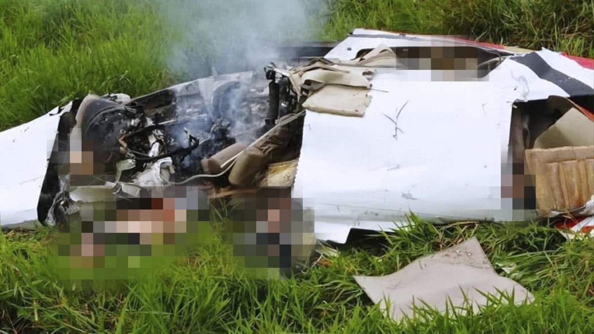 ÚLTIMA HORA: Una avioneta se estrelló en zona rural de Boyacá Una avioneta que se movilizaba desde Villavicencio con destino al Aeropuerto de Guaymaral, se estrelló la mañana de este miércoles, en zona rural del municipio de San Luis de Gaceno, en Boyacá.