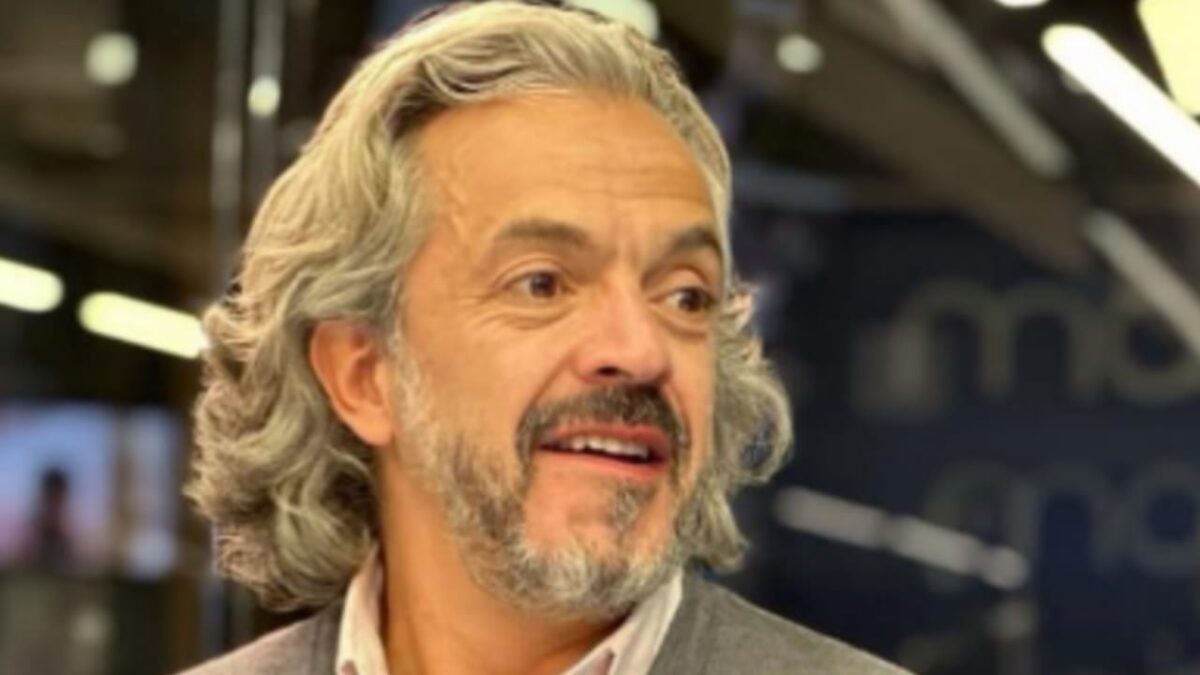 Habitantes de Bosa se encuentran indignados por la presencia de Juan Daniel Oviedo en el sector 5 Habitantes de Bosa se encuentran indignados por la presencia de Juan Daniel Oviedo en el sector Vecinos de Bosa no están de acuerdo con que Juan Daniel Oviedo se haya ido a vivir a esta localidad para impulsar su campaña política.