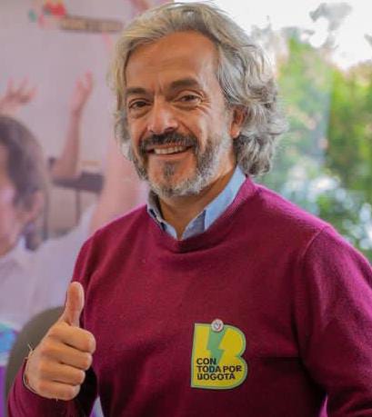 Habitantes de Bosa se encuentran indignados por la presencia de Juan Daniel Oviedo en el sector Vecinos de Bosa no están de acuerdo con que Juan Daniel Oviedo se haya ido a vivir a esta localidad para impulsar su campaña política.