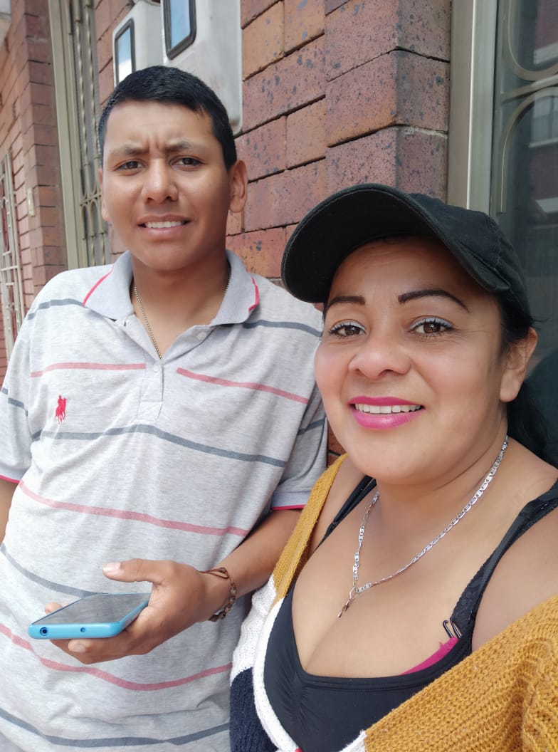 Extraña muerte de Juan Diego en la Policía Juan Diego falleció al interior de las instalaciones de la Policía. Su madre, con gran dolor, pide que se esclarezcan los hechos.
