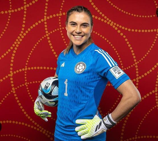 Catalina Pérez se luce en el Mundial y ahora jugará en un equipo alemán 2 Catalina Pérez se luce en el Mundial y ahora jugará en un equipo alemán Las atajadas de Catalina Pérez las disfrutarán ahora en Europa, luego de ser confirmada en las últimas horas como nuevo refuerzo del Werder Bremen de Alemania.