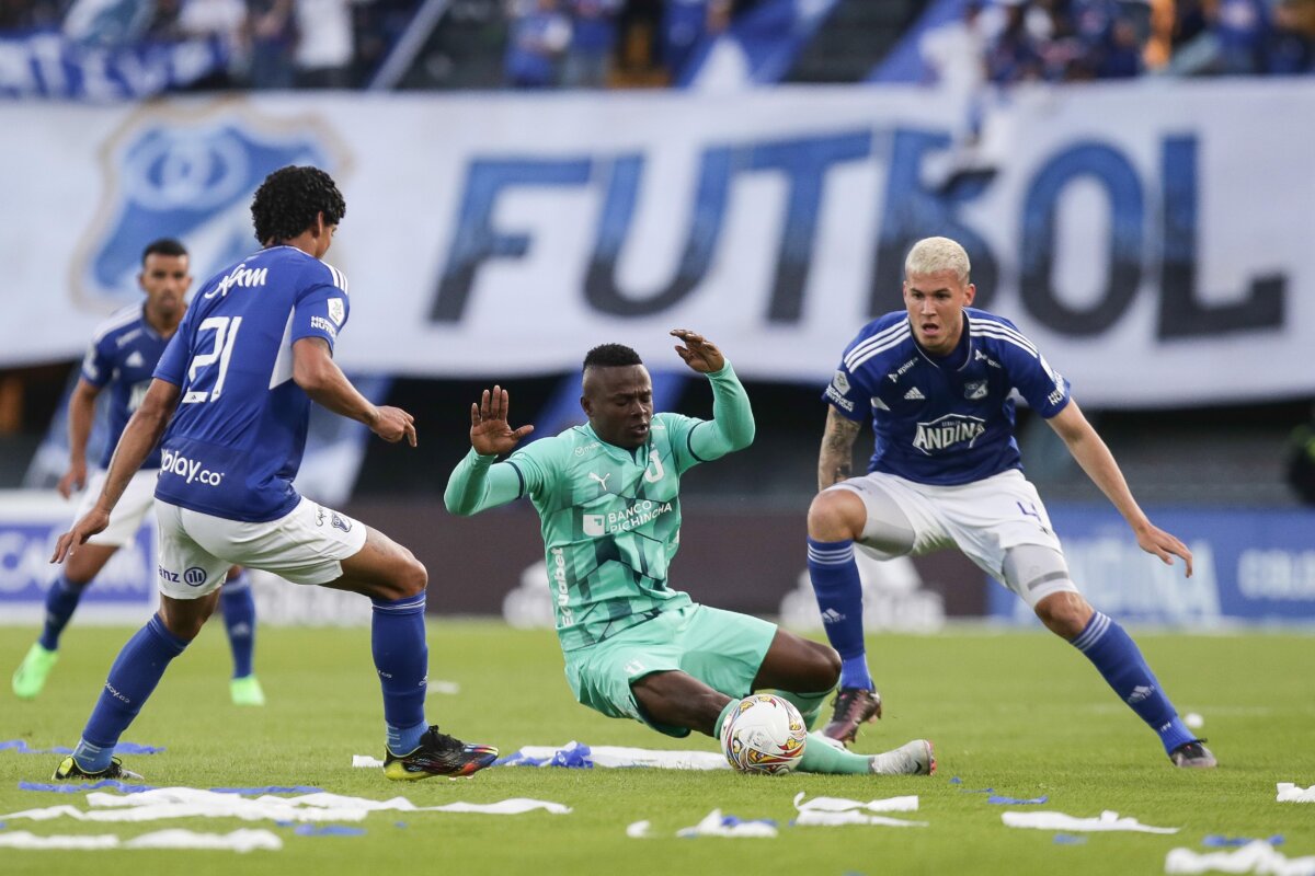 ¡Otra baja para Millonarios! Juan Pablo Vargas tendría todo acordado para jugar en Brasil 1 ¡Otra baja para Millonarios! Juan Pablo Vargas tendría todo acordado para jugar en Brasil El defensa costarricense Juan Pablo Vargas dejará Millonarios para jugar en Santos de Brasil, quien no hará uso de la opción de compra del delantero Daniel Ruiz, lo que significa que regresará al cuadro 'Embajador'.