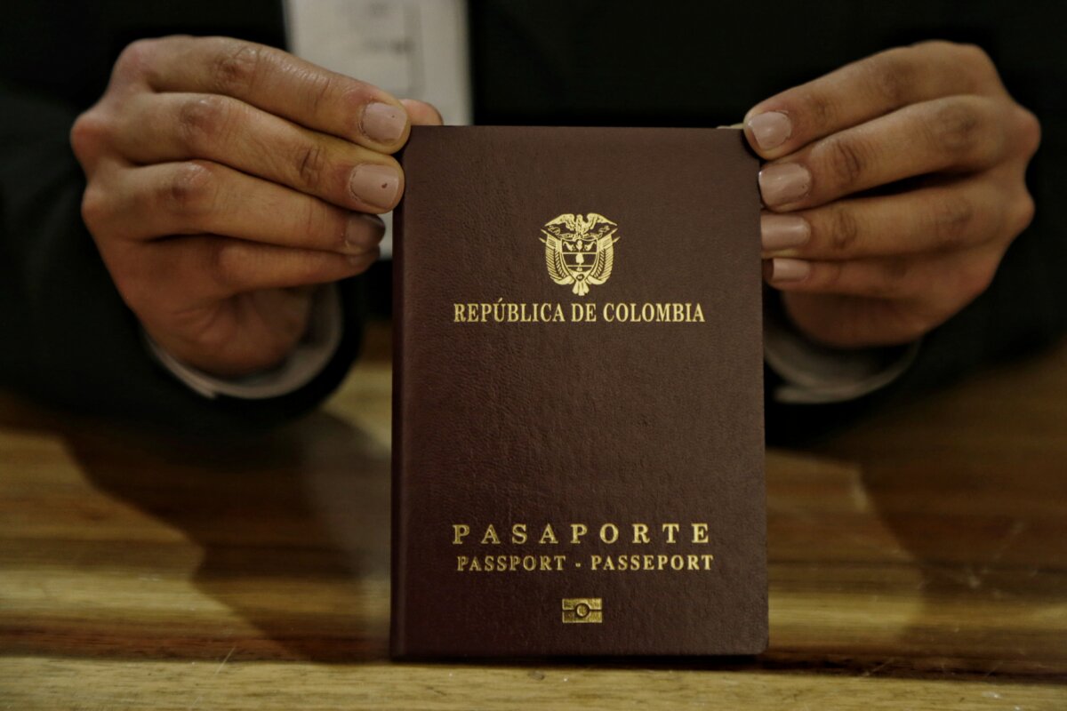 ¡Pilas! Hasta el 14 de julio habrá entrega masiva de pasaportes 1 ¡Pilas! Hasta el 14 de julio habrá entrega masiva de pasaportes Los usuarios podrán agendar sus citas y acudir hasta la sede de la calle 53 de la Cancillería para reclamar su pasaporte. De no hacerlo en un plazo máximo de seis, el documento será anulado y destruido.