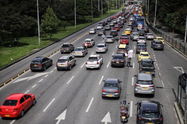 ¡Y se vienen obras! Bogotá, la ciudad con el peor tráfico del país Un reciente estudio dejó a Bogotá como la ciudad con el tráfico más caótico del país, y todo parece indicar que con las obras que se vienen adelantando en la capital, el panorama será peor.