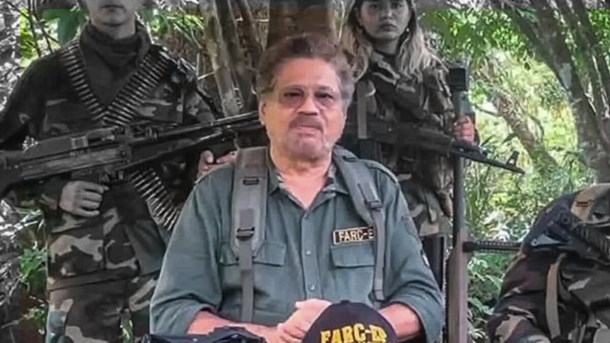 'Iván Márquez', el hombre que le huyó a la paz en Colombia Mientras tanto el Gobierno Nacional sigue confirmando los detalles que rodearían la muerte de Luciano Marín Arango, alias ‘Iván Márquez’, la cual se supo hace pocas horas.
