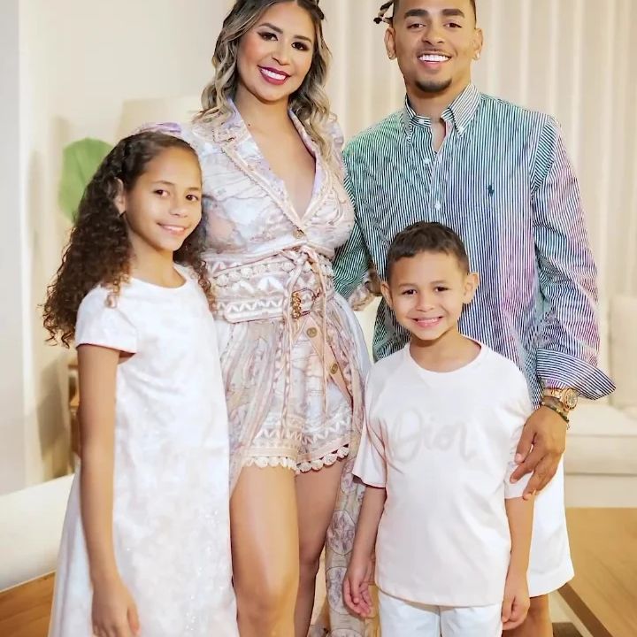 Ozuna le habría sido infiel a su esposa con una actriz de cine para adultos