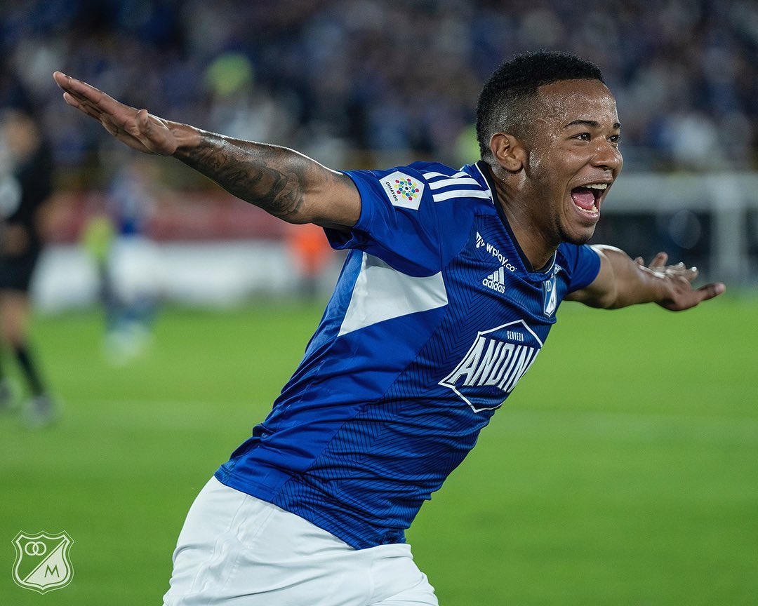 Millonarios superó a Bucaramanga en la ida de los octavos de final de la Copa Colombia 1 Millonarios superó a Bucaramanga en la ida de los octavos de final de la Copa Colombia Los dirigidos por Alberto Gamero vencieron 3 a 1 al Bucaramanga, y Leonardo Castro volvió a ser uno de los más destacados en Millonarios gracias a los dos goles que anotó.