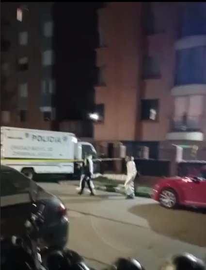 Adelys, el domiciliario víctima del crimen en Cedritos En horas de la noche de ayer, un terrible crimen se perpetró en un exclusivo sector de Bogotá. En el barrio Cedritos, en la localidad de Usaquén, fue asesinado con arma cortopunzante un joven domiciliario.