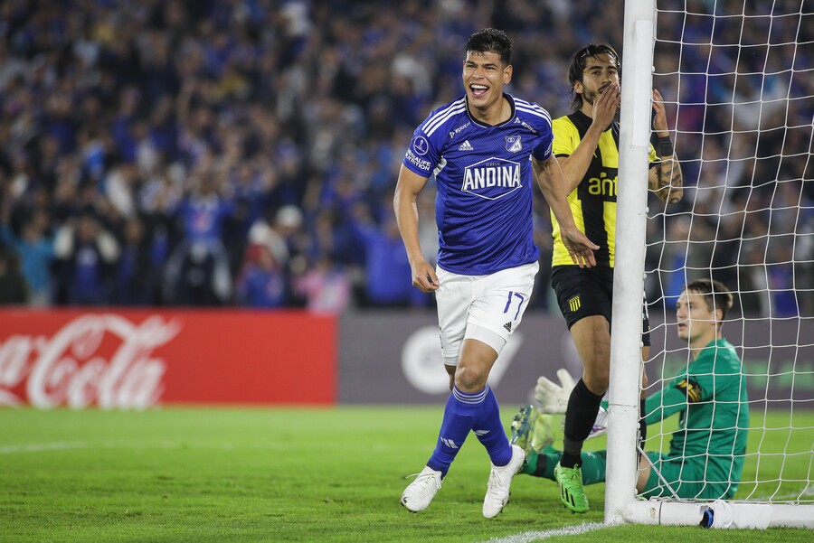 Jorge Arias se para duro por Millonarios 1 Jorge Arias se para duro por Millonarios Millonarios regresará esta noche (7:30 p. m.) a la acción en la Liga, cuando enfrente al Tolima, en El Campín. Sin embargo, para este compromiso el Azul tendrá dos bajas importantes, la de Juan Pablo Vargas y Álex Moreno Paz, por lesión. Ante esta situación, el nombre de Jorge Arias salta a la vista.