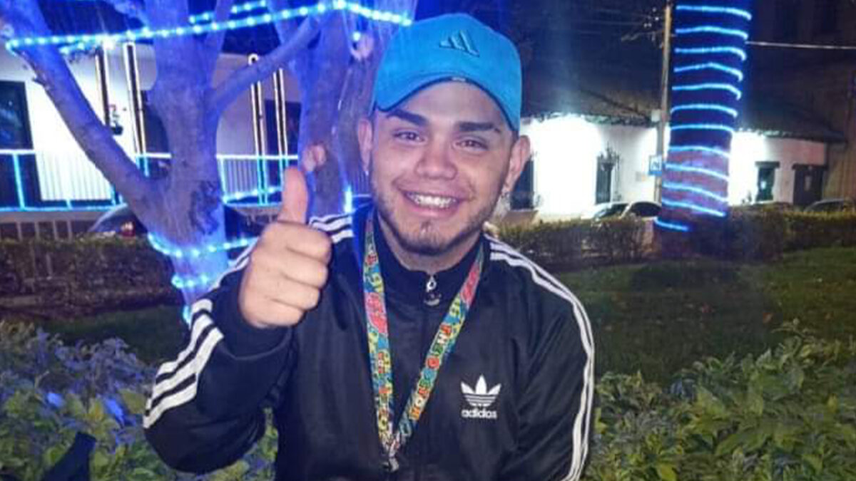 ¡Infame! Un sujeto acabó con la vida de Yors en Madrid Yors fue asesinado por un sujeto que no conocía y que le proporcionó un disparo en la cabeza en plena vía pública de Madrid, en Cundinamarca.