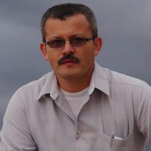 Atentado contra integrante de la UNP en Puente Aranda En la madrugada de este miércoles se presentó un atentado contra Marino Molina, integrante de la mesa técnica de seguridad y protección de la UNP e integrante del Partido Comunes. En el hecho resultaron heridos dos escoltas.