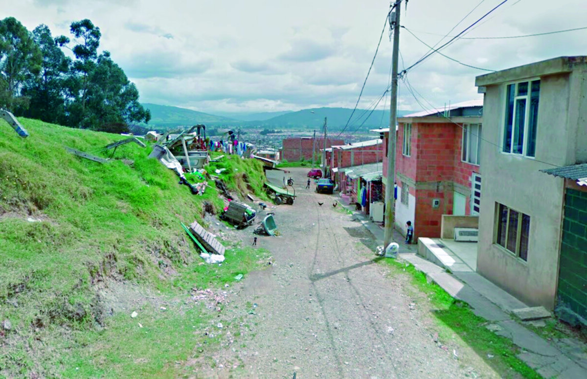 Casi linchan a hombre por abusar de menor de 17 años en Zipaquirá La comunidad del barrio Villa Luz, en Zipaquirá, llegó a armarse con palos y machetes para dar con un sujeto que abusó de una menor, quien junto a su familia denunció al hombre ante las autoridades, quienes al final lo capturaron.