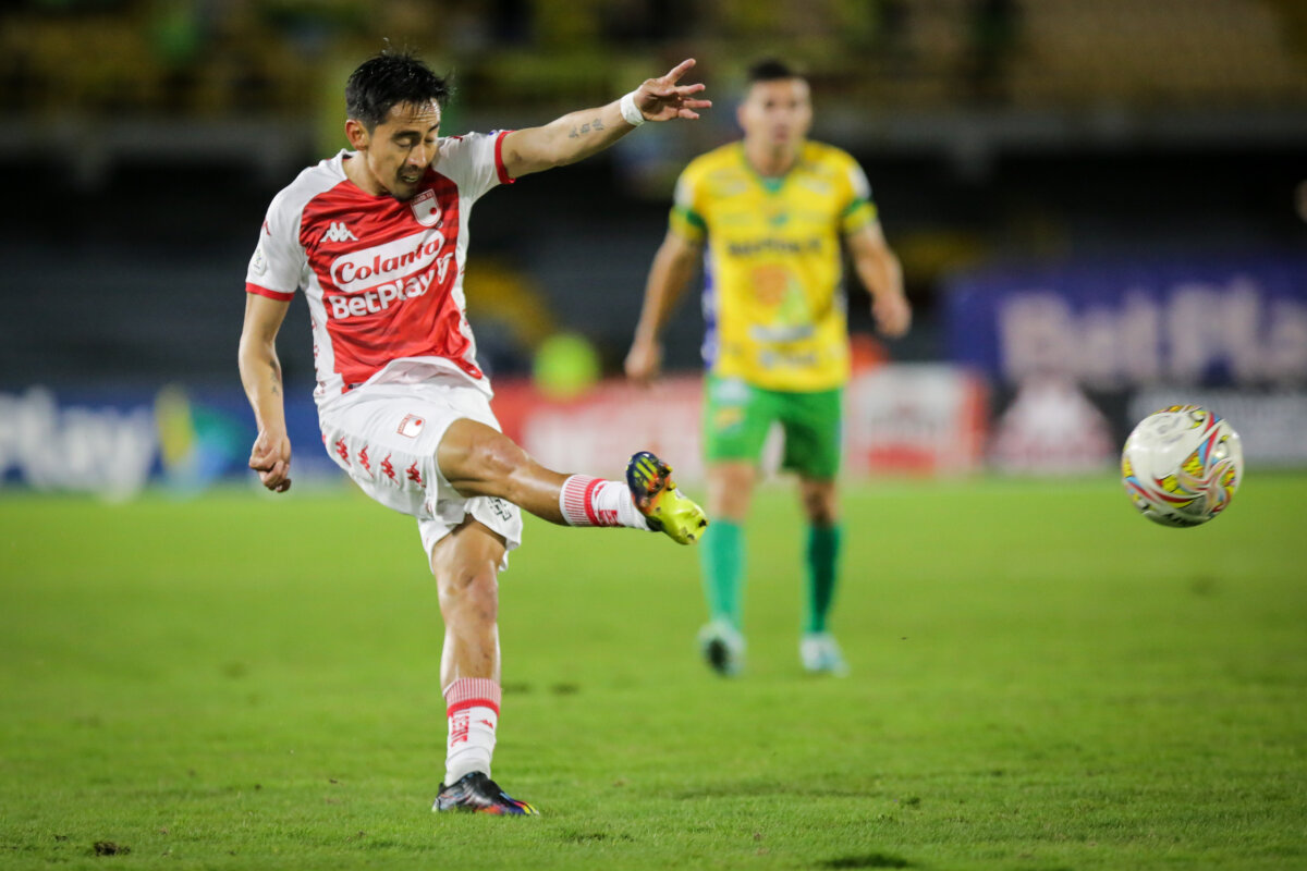 Con bajas, Santa Fe busca sumar 2 Con bajas, Santa Fe busca sumar Por la fecha número 7 de la Liga, Santa Fe buscará seguir sumando como local, así que recibirá hoy, desde las 6:15 p. m., la visita del Envigado en el estadio El Campín.