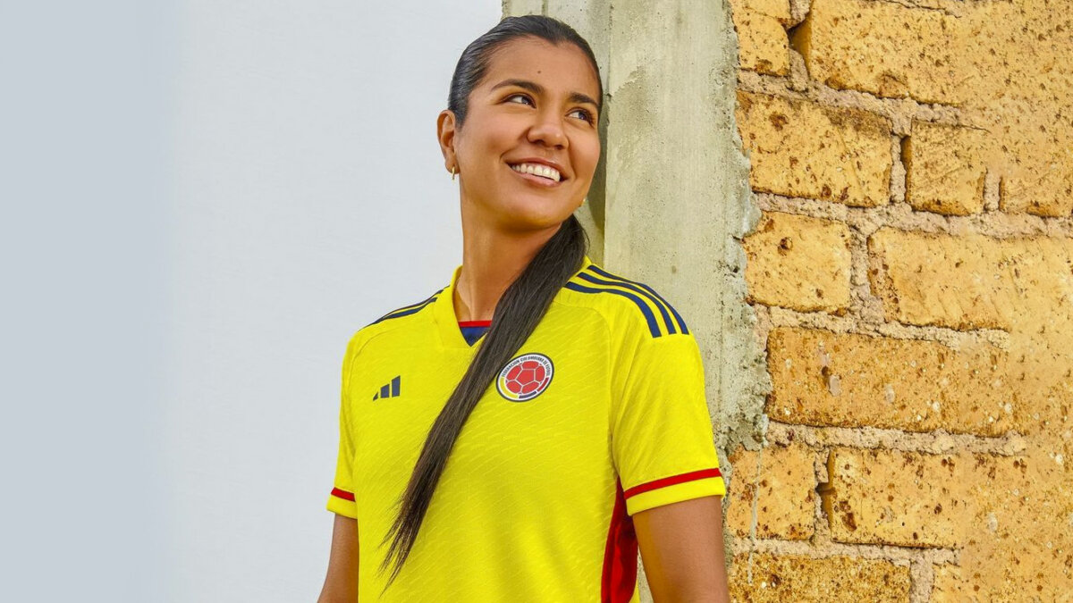Del mundial al altar: la jugadora de la Selección Colombia, Daniela Arias, se va a casar 3 Del mundial al altar: la jugadora de la Selección Colombia, Daniela Arias, se va a casar El último mes estuvo lleno de emociones para los colombianos que supieron disfrutar de la selección Colombia que tuvo una histórica participación en el Mundial Femenino que se disputó en Australia y Nueva Zelanda donde llegó hasta los cuartos de final y cayó ante la selección de Inglaterra por dos goles a uno, hecho que albergó de tristeza al país.