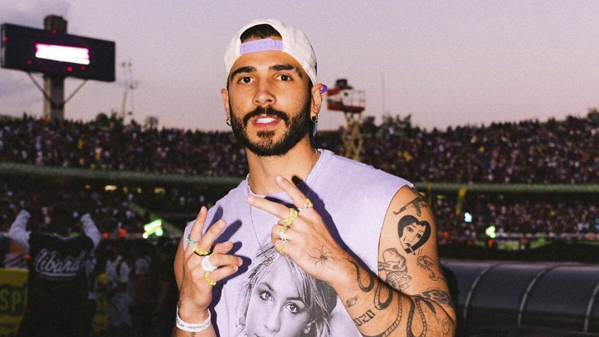 Manuel Turizo enciende las redes con fotos 'como Dios lo trajo al mundo' Manuel Turizo ha revolucionado las redes con varias fotografías donde aparece corriendo desnudo por Miami. Véalas aquí.