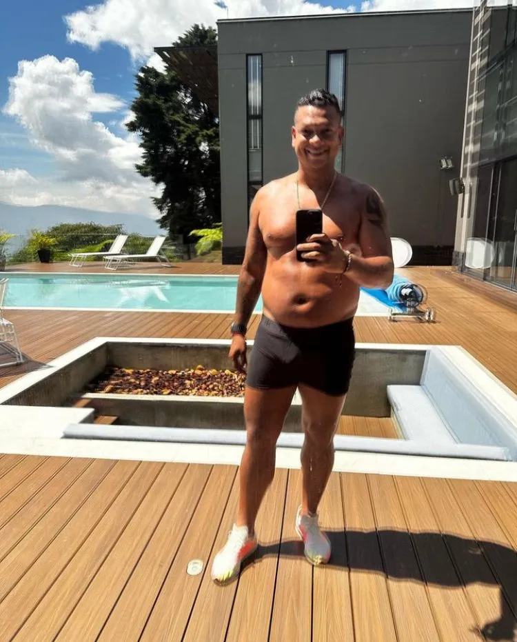 La impactante transformación de Freddy Guarín 1 La impactante transformación de Freddy Guarín Sorprendidos quedaron los seguidores de Fredy Guarín por el peso que logró perder en menos de un mes. Se nota que se puso las pilas luego de que cayera sobre él una ola de críticas.