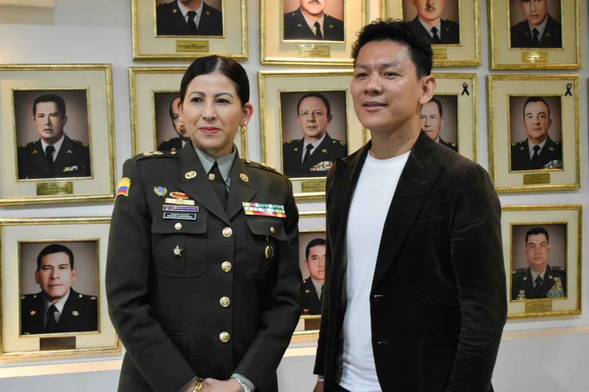 El famoso conferencista que fue víctima de los ladrones en Bogotá 1 El famoso conferencista que fue víctima de los ladrones en Bogotá Yokoi Kenji, el famoso conferencista colombo-japonés fue víctima de la inseguridad por la que atraviesa Bogotá por cuenta de los ladrones.