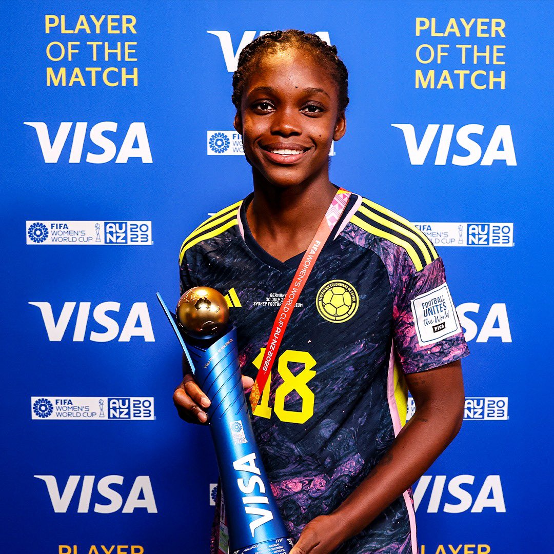 El mundo se rinde ante Linda 1 El mundo se rinde ante Linda La gran participación de Linda Caicedo en el Mundial Femenino, donde lleva dos goles, tiene al mundo del fútbol rendido a sus pies, tanto así que medios internacionales, aficionados y hasta rivales que la enfrentaron no se guardaron elogios hacia ella.