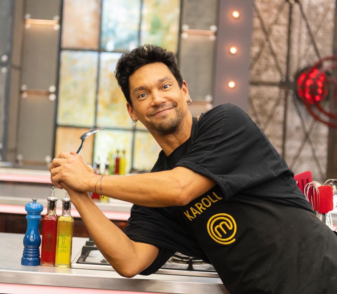 Estaba crudo: el plato mal preparado por el que eliminaron a Karoll Márquez de ‘MasterChef’ Siempre que hay reto de eliminación en ‘MasterChef Celebrity’, el capítulo viene cargado de emotividad. En esta oportunidad a Karoll Márquez le tocó decir adiós.