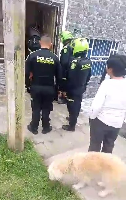 Familiares de David piden esclarecer el crimen a puñal que le costó la vida en San Cristóbal Los familiares de David Triana, el joven que fue apuñalado a manos de la actual pareja de su ex en una vivienda del barrio San Isidro, en San Cristóbal, contaron detalles de lo que realmente habría ocurrido el día de la tragedia, y le exigieron celeridad a las autoridades en la investigación del caso.