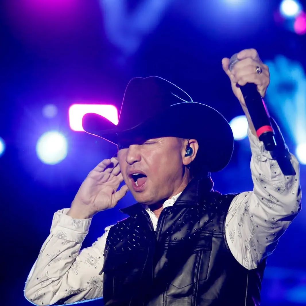 Giovanny Ayala fue víctima de atraco: “Este país se convirtió en una mano de ratas” 1 Giovanny Ayala fue víctima de atraco: “Este país se convirtió en una mano de ratas” Un gran susto se llevó el cantante de música popular, Giovanny Ayala, de cuenta de un robo que sufrió en Medellín. El artista denunció los hechos en sus cuentas de redes sociales.