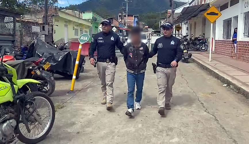 ¡Aberrante! Pareja abusaba y grababa a su hija de 4 años para vender los videos en internet