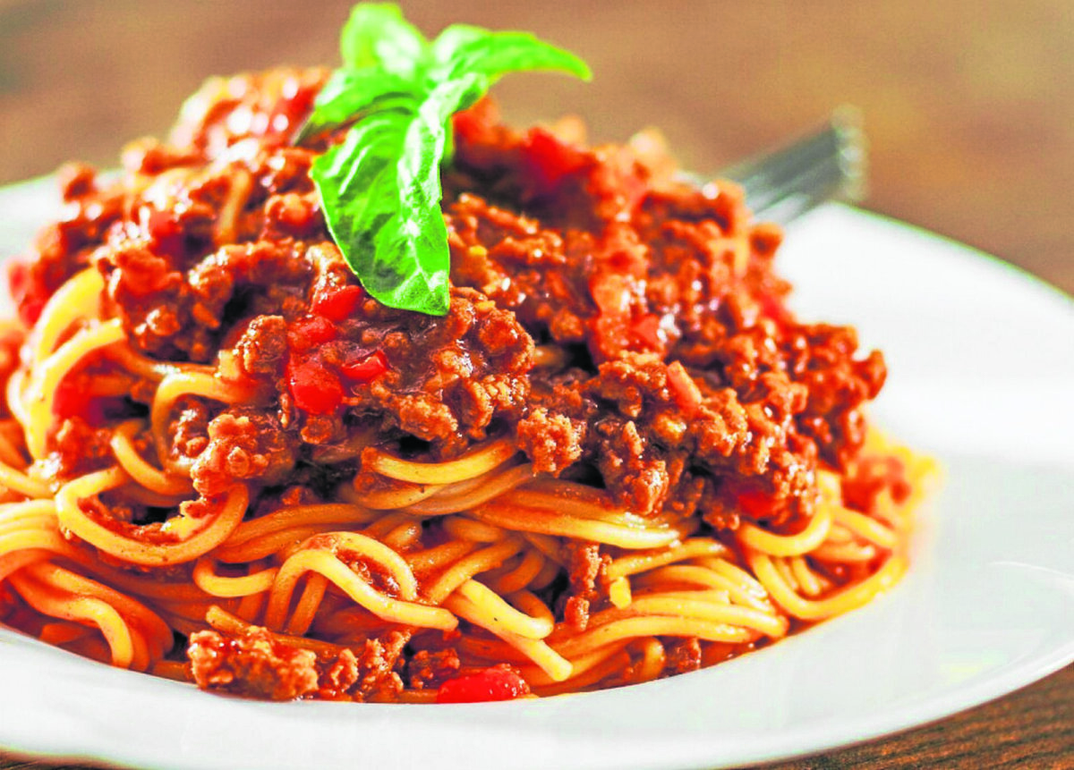 Italia en un solo bocado 1 Italia en un solo bocado Pille cómo aprender a preparar una exquisita salsa boloñesa.
