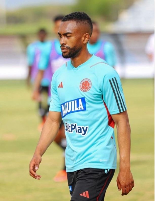 Jersson González: “Quiero dejar huella en Santa Fe”  Santa Fe vuelve a la competencia en la Liga. Esta noche (7:30 p. m.), en el estadio El Campín, el 'León' jugará el partido de la tercera fecha contra el Independiente Medellín. Un duelo importante para el Primer Campeón por dos razones: la primera, el equipo necesita ganarlo para sumar su segunda victoria en el torneo; y segundo, porque necesita reivindicarse con la hinchada, tras la derrota sufrida el pasado miércoles contra el Cali, por la ida de los octavos de final de la Copa. 