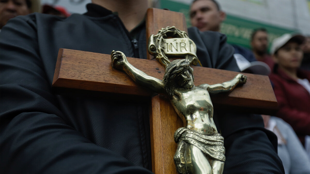 Creer en Jesús, más que un acto de fe Creer en Jesús es algo así como contar con un amigo de por vida. No se trata solo de un modelo a seguir, sino de la posibilidad de tener una bendición ante cada circunstancia.
