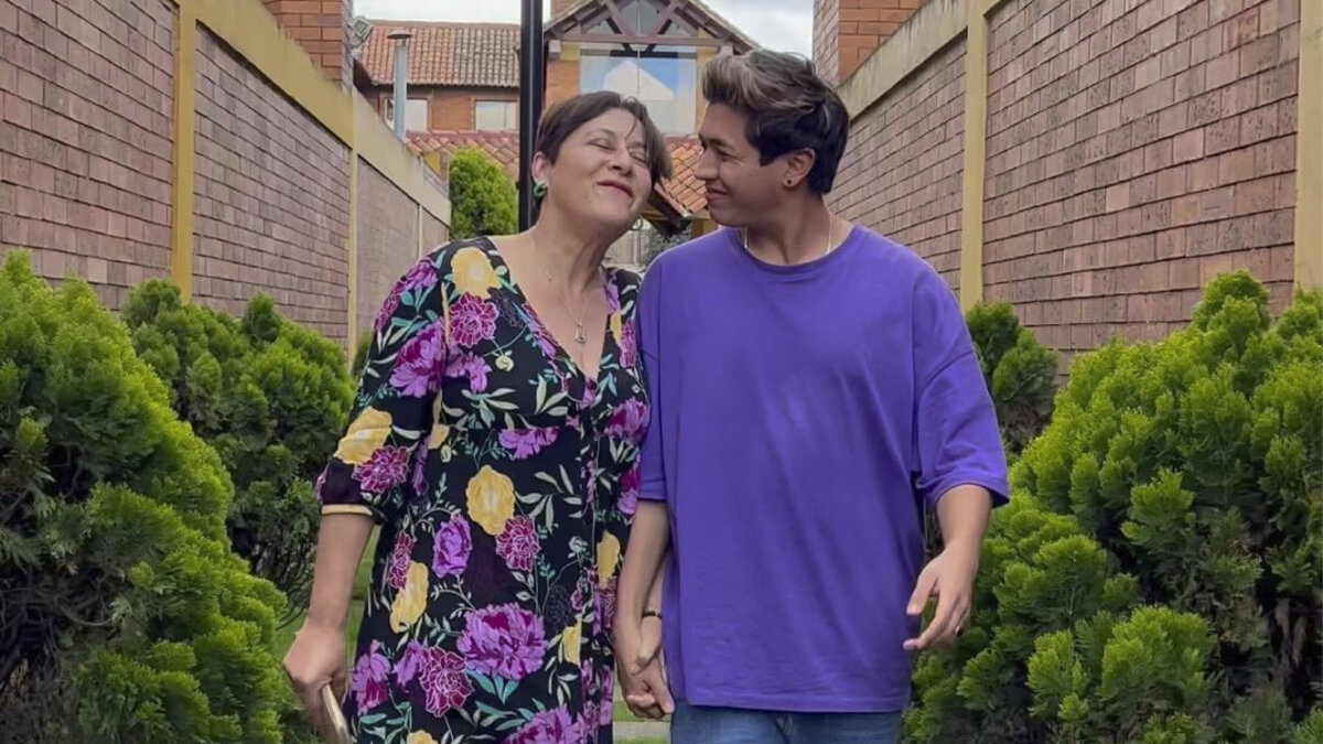 Jim Velásquez no quiere perder a Alina y luchará por su amor 1 Jim Velásquez no quiere perder a Alina y luchará por su amor Alina Lozano y Jim Velásquez podrían reconciliarse y hasta llegar a sostener una relación abierta.