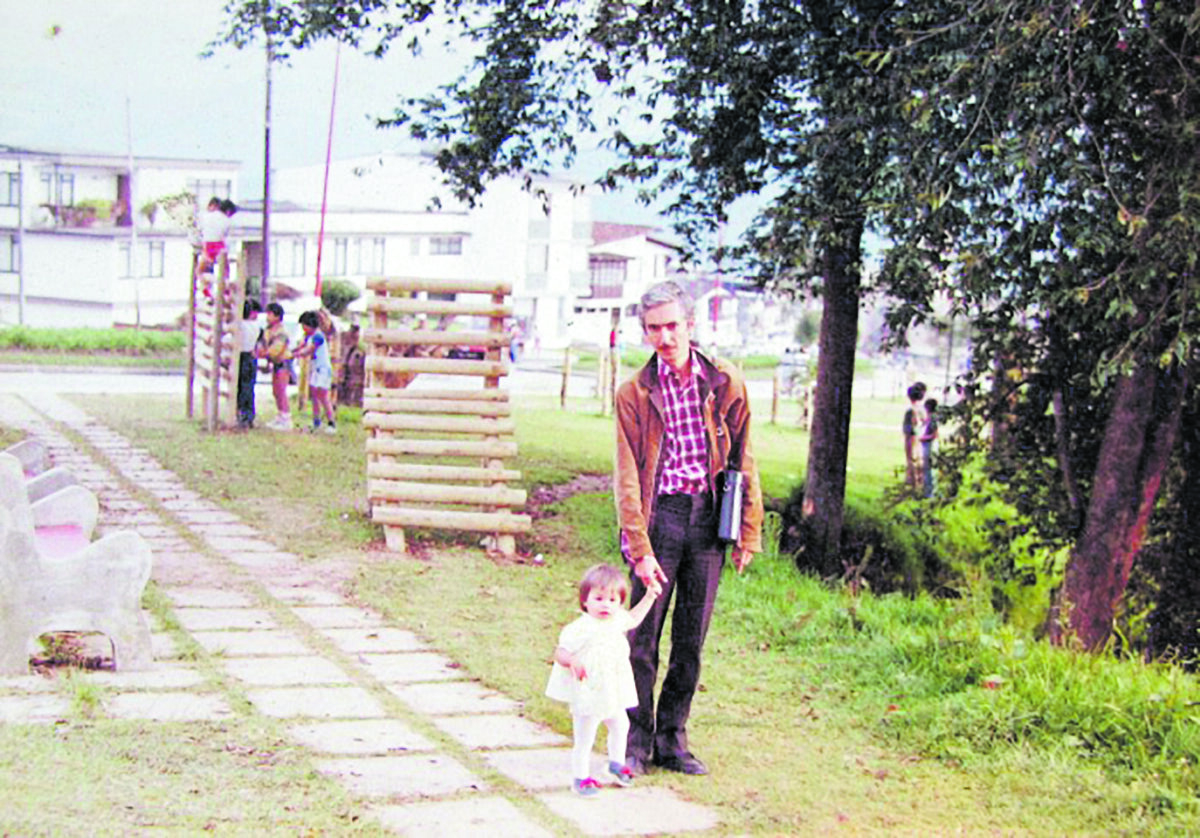 Jorge Robledo: Un hombre con temple de hierro 2 Jorge Robledo: Un hombre con temple de hierro Esto es todo lo que debe saber de Jorge Robledo, candidato a la Alcaldía de Bogotá.