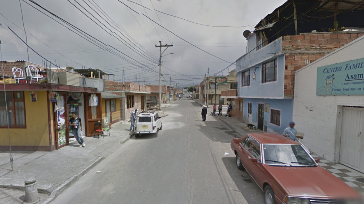 Joven fue apuñalado por la espalda en Sibaté 1 Joven fue apuñalado por la espalda en Sibaté El joven que resultó herido estaba departiendo con un amigo por una zona de bares, cuando fue sorprendido por el sujeto que lo apuñaló, y con el cual se presume que ya tenían problemas de hace tiempo atrás.
