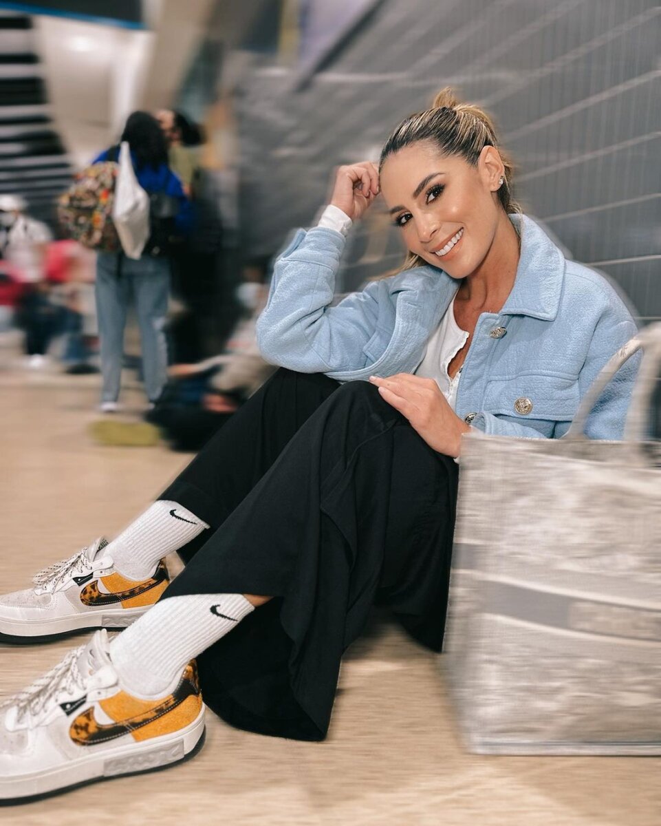 Los graves daños que dejó el temblor en el apartamento de Carolina Soto La presentadora de 'Dia a Día', Carolina Soto, mostró los daños que dejaron los temblores en su apartamento.